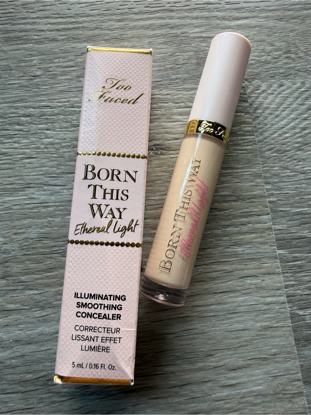 Too Faced Born This Way Ethereal Light Illuminating Concealer - Sugar